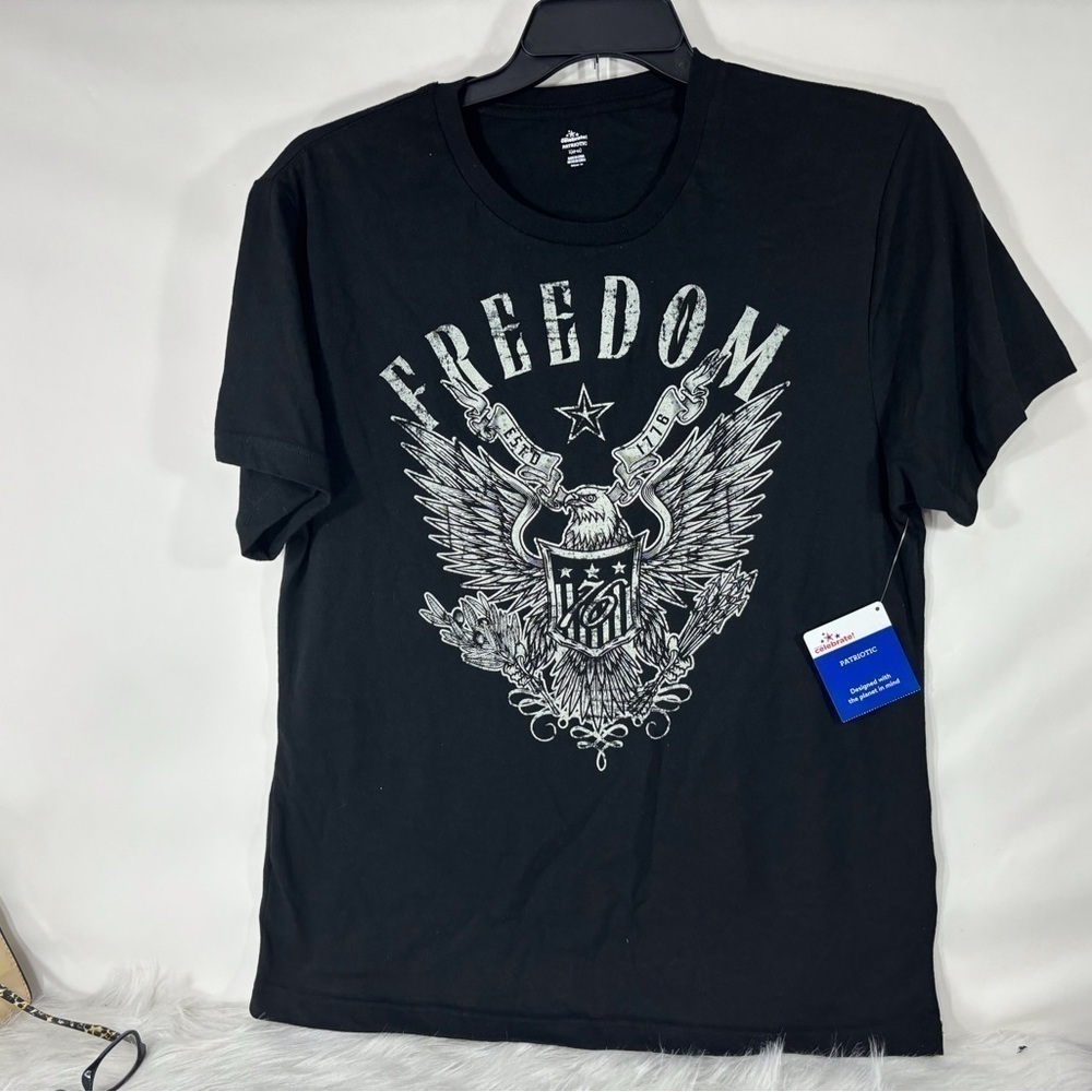 New NWT “ FREEDOM “ Patriotic Black Tee Shirt L